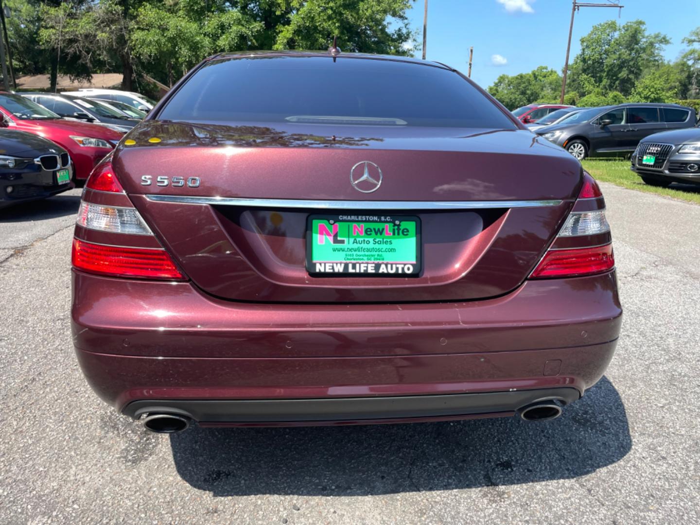 2008 RED MERCEDES-BENZ S-CLASS S 550 (WDDNG71X18A) with an 5.5L engine, Automatic transmission, located at 5103 Dorchester Rd., Charleston, SC, 29418-5607, (843) 767-1122, 36.245171, -115.228050 - Photo#5